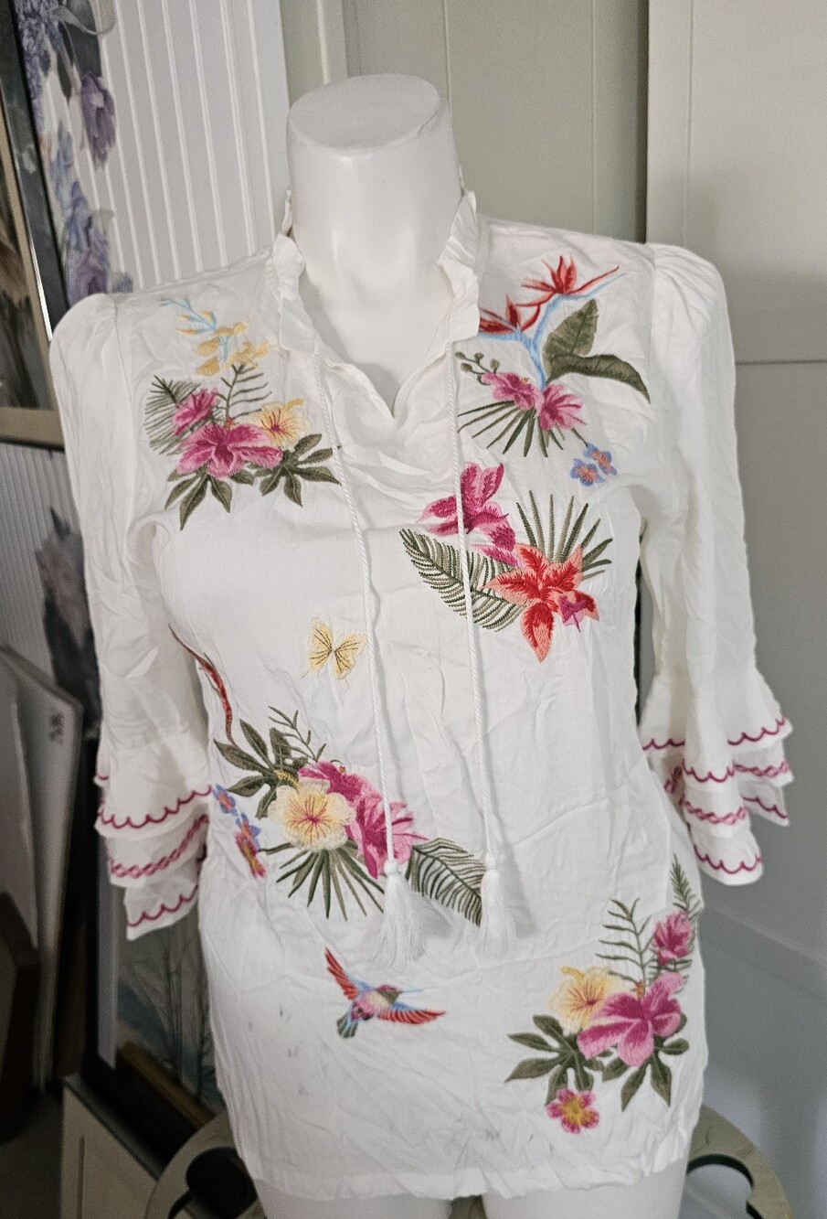 Paparazzi by Biz White Cotton Embroidered Blouse Boho Tassel Ruffle Sleeve Top